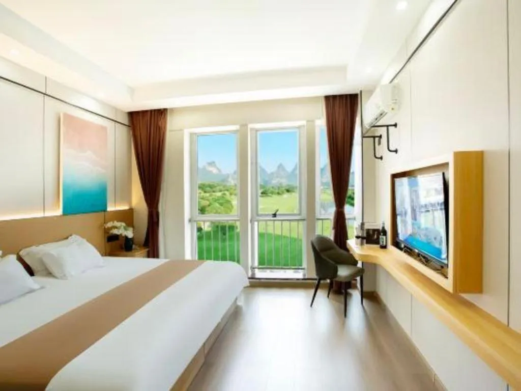 Bed in Guilin Wanjing Hotel