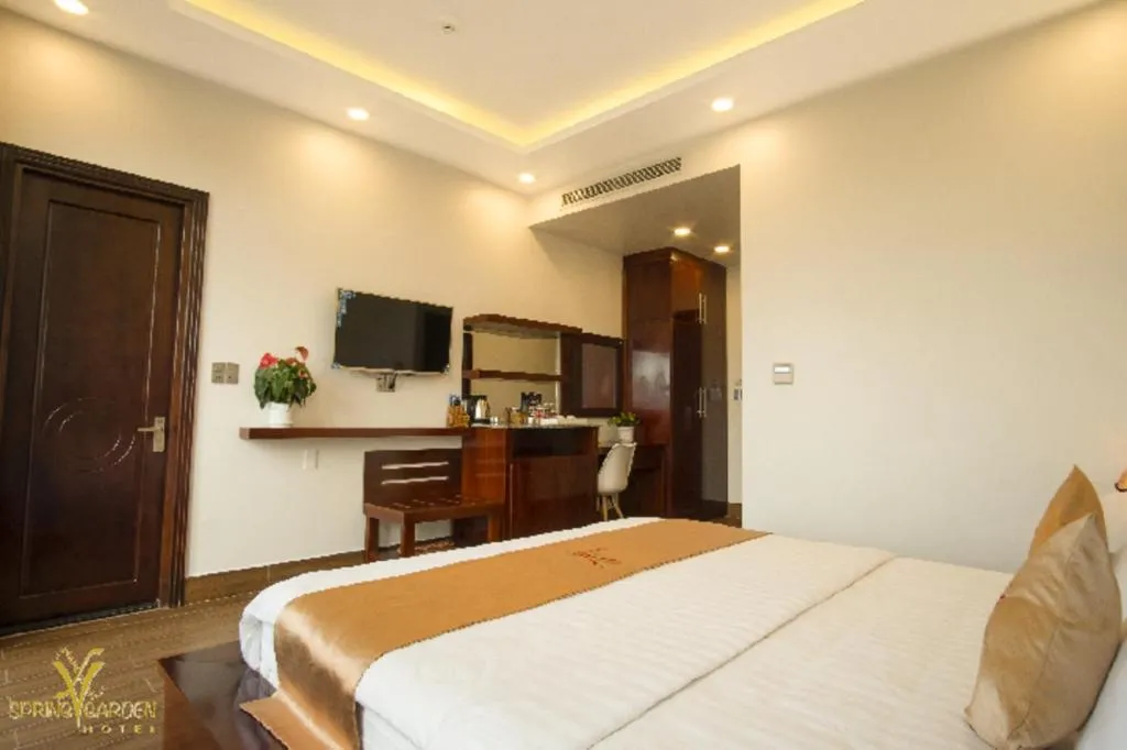 Bed in SPRING GARDEN HOTEL LK