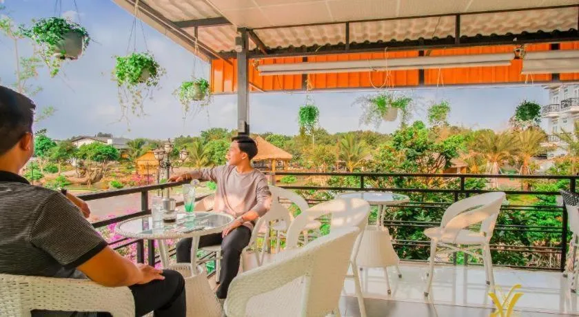 SPRING GARDEN HOTEL LK