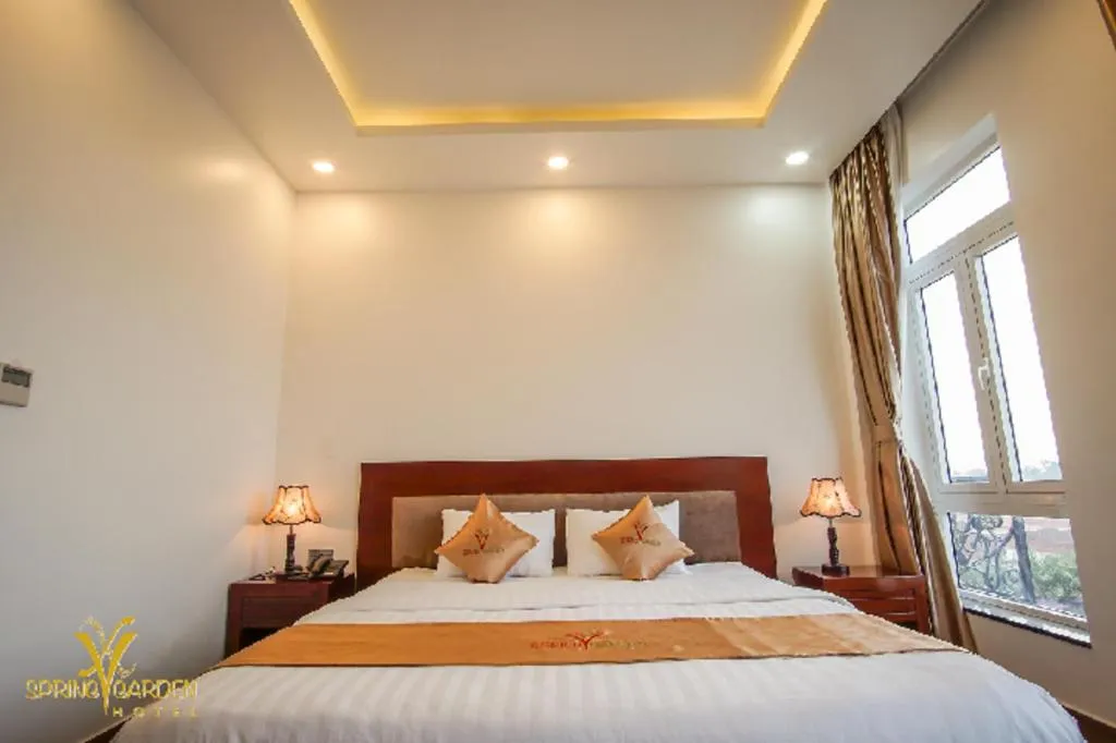 Bed in SPRING GARDEN HOTEL LK