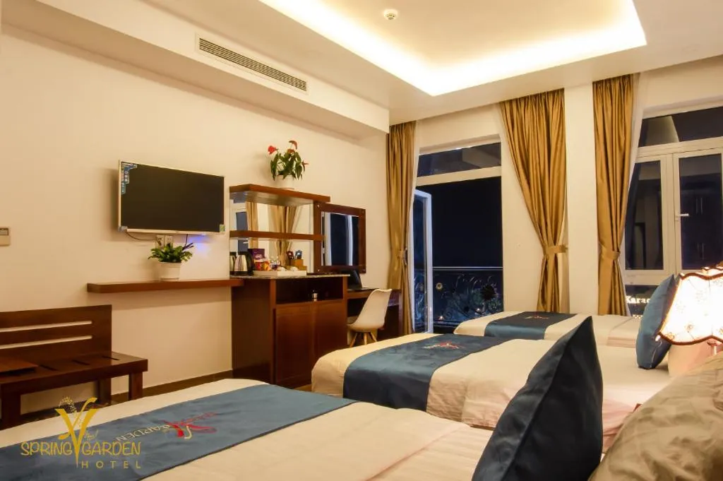 Bed in SPRING GARDEN HOTEL LK