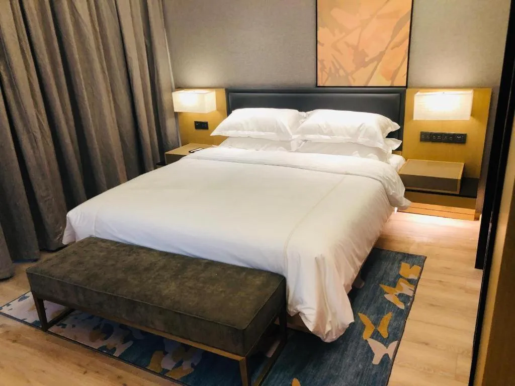 Bed in The Hotel V Nanjing Lishui