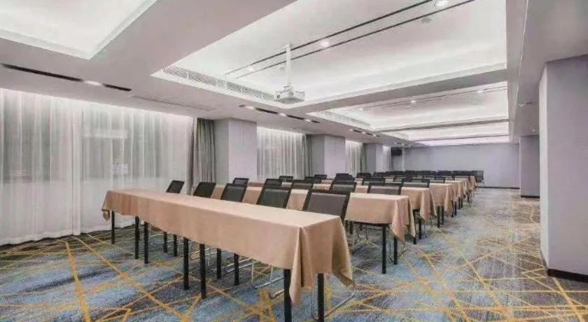 Echarm Hotel Wuhan Huangpi Xiangyang Avenue