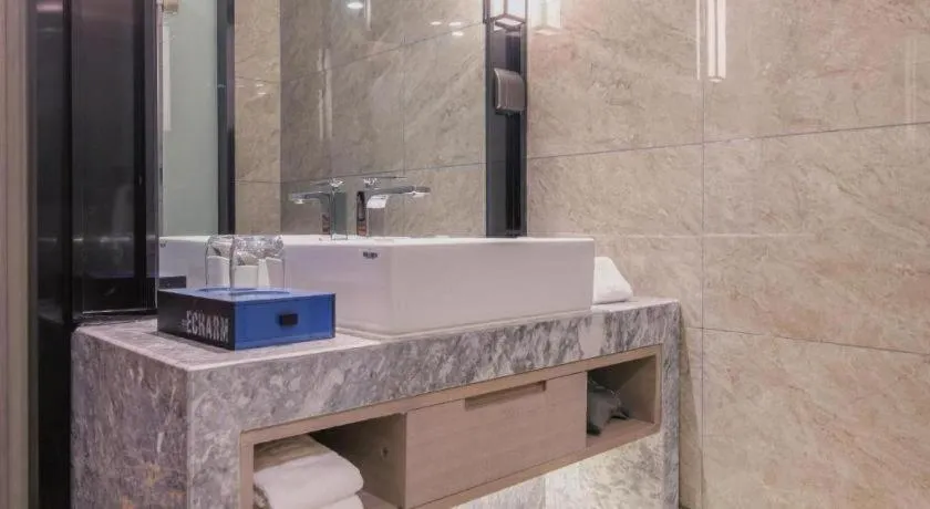 Echarm Hotel Wuhan Huangpi Xiangyang Avenue