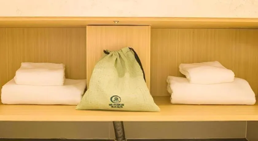 Bed in City Comfort Inn Dongguan Liaobu Jingtai Jiarong Shopping Plaza