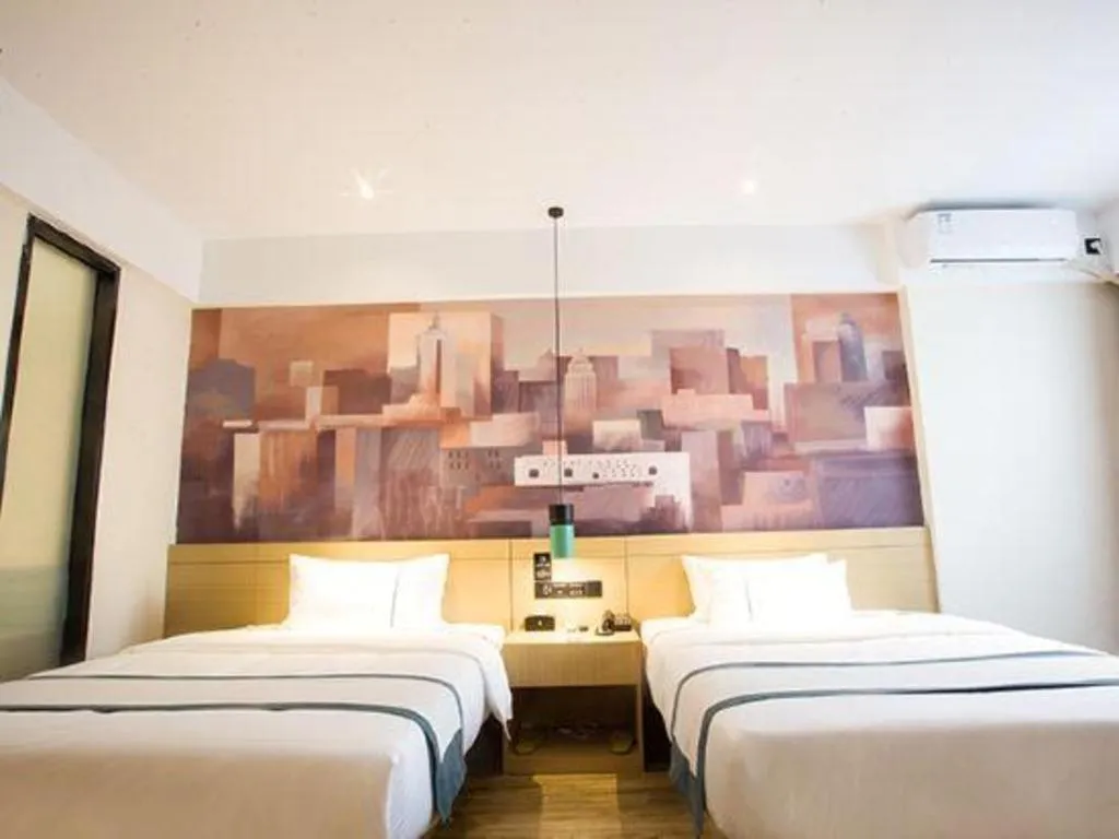 Bed in City Comfort Inn Dongguan Liaobu Jingtai Jiarong Shopping Plaza