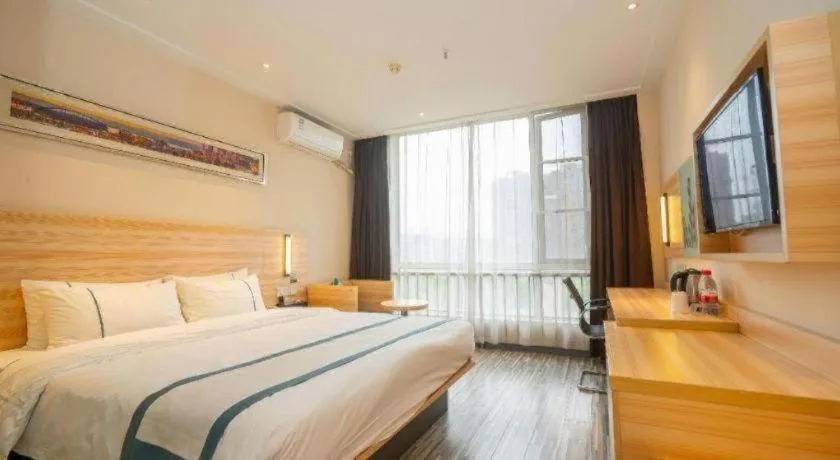 Bed in City Comfort Inn Wuhan Qingshan Jianshi Qingyiju Metro Station