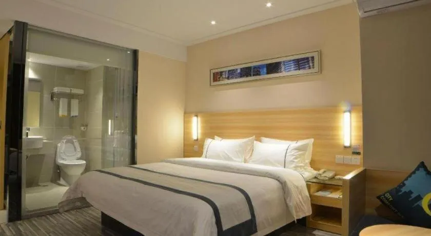 Bed in City Comfort Inn Wuhan Qingshan Jianshi Qingyiju Metro Station