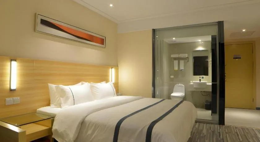 Bed in City Comfort Inn Wuhan Qingshan Jianshi Qingyiju Metro Station