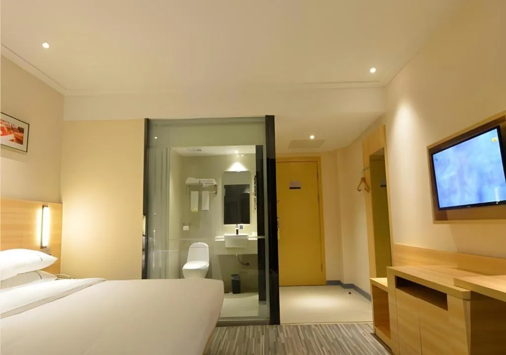 Bed in City Comfort Inn Wuhan Qingshan Jianshi Qingyiju Metro Station