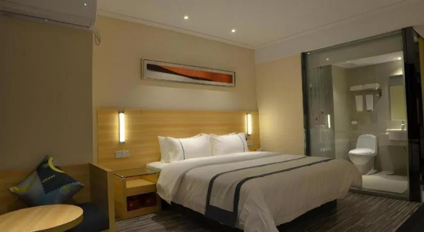 Bed in City Comfort Inn Wuhan Qingshan Jianshi Qingyiju Metro Station