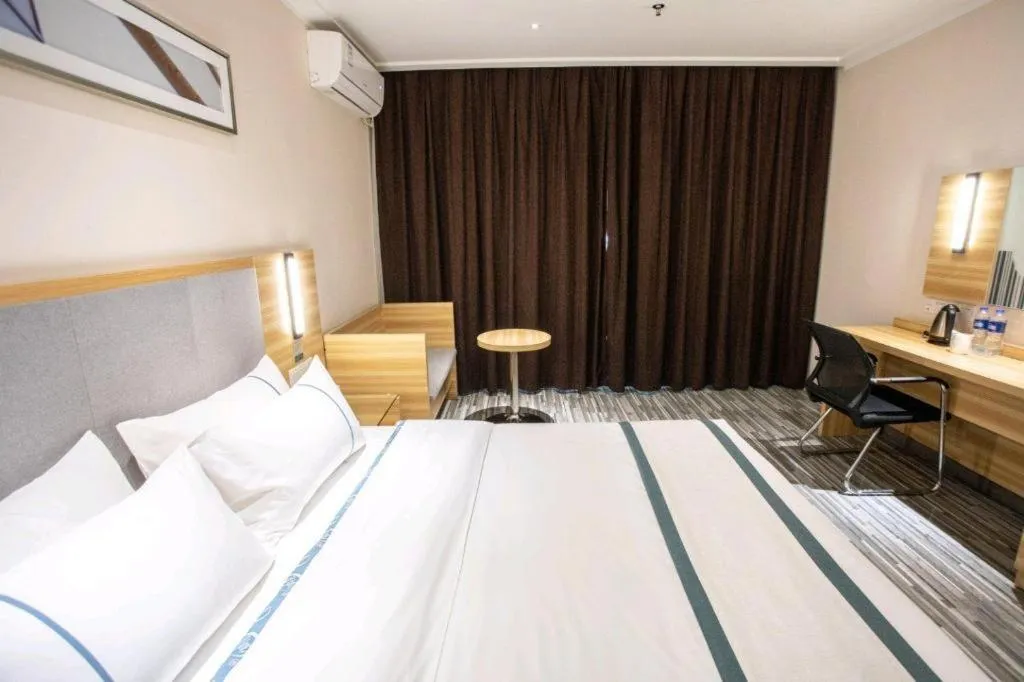 Bed in City Comfort Inn Hengyang Shigu Shuyuan
