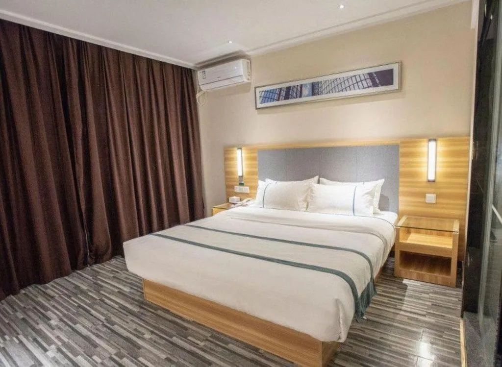 Bed in City Comfort Inn Hengyang Shigu Shuyuan