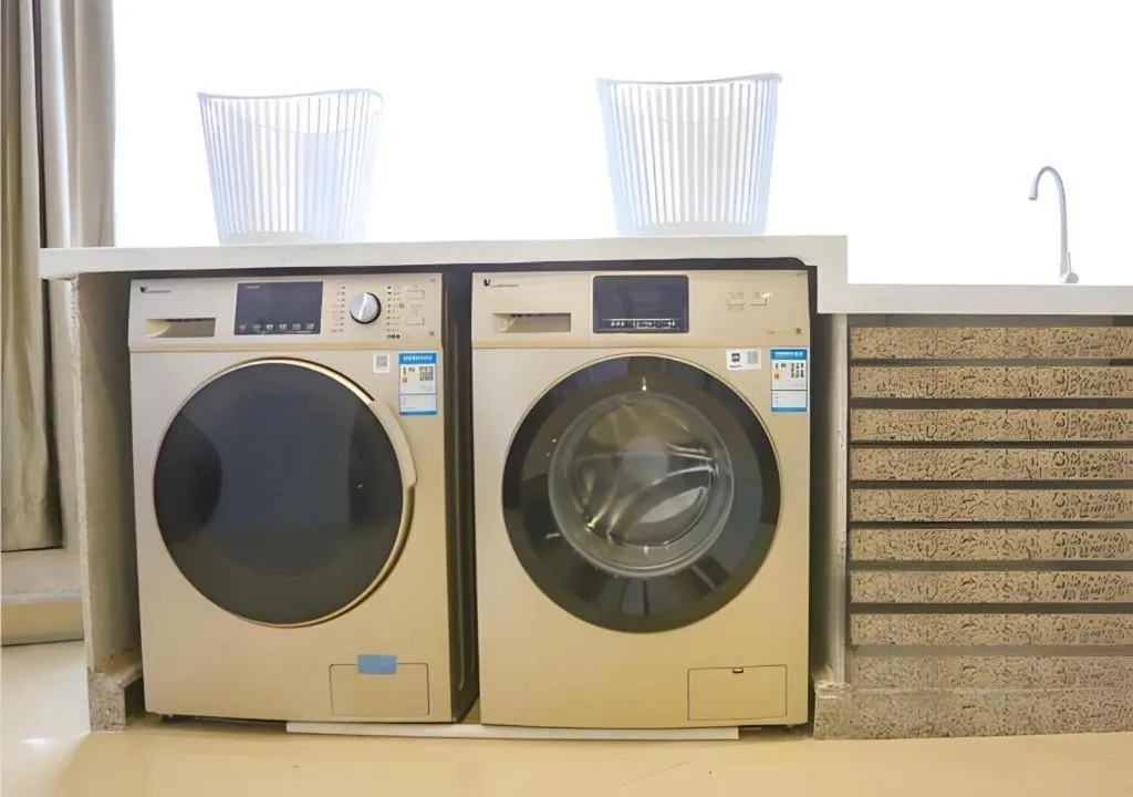 Borrman Hotel Shaoguan Century East Street Fengcai Building