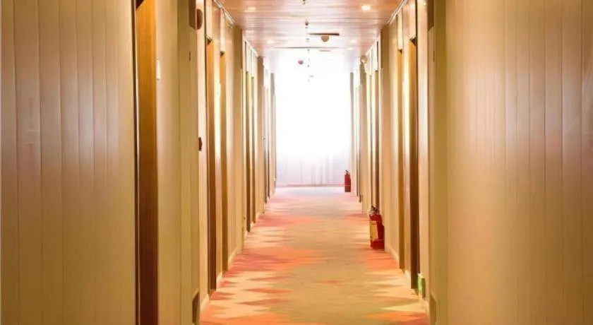 Borrman Hotel Shaoguan Century East Street Fengcai Building