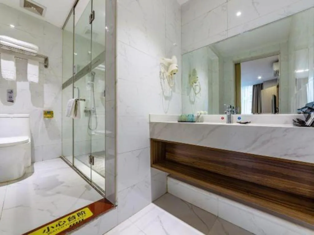 Borrman Hotel Shaoguan Century East Street Fengcai Building