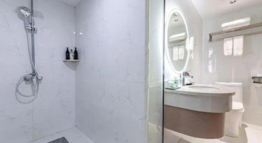 Borrman Hotel Shaoguan Century East Street Fengcai Building