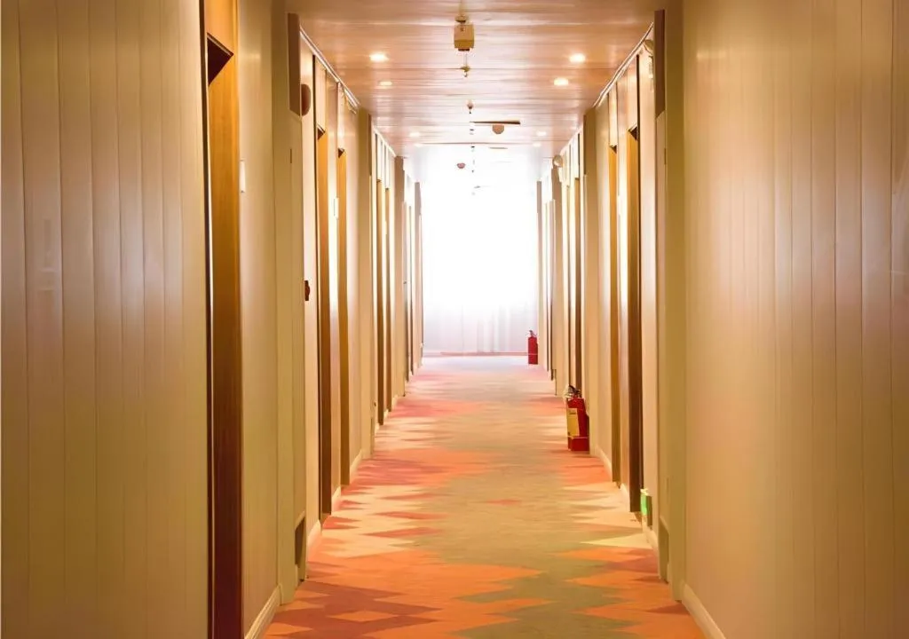 Borrman Hotel Shaoguan Century East Street Fengcai Building