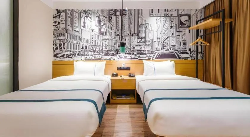 Bed in City Comfort Inn Zhuhai Doumen Daxin Xinduhui Pedestrian Street