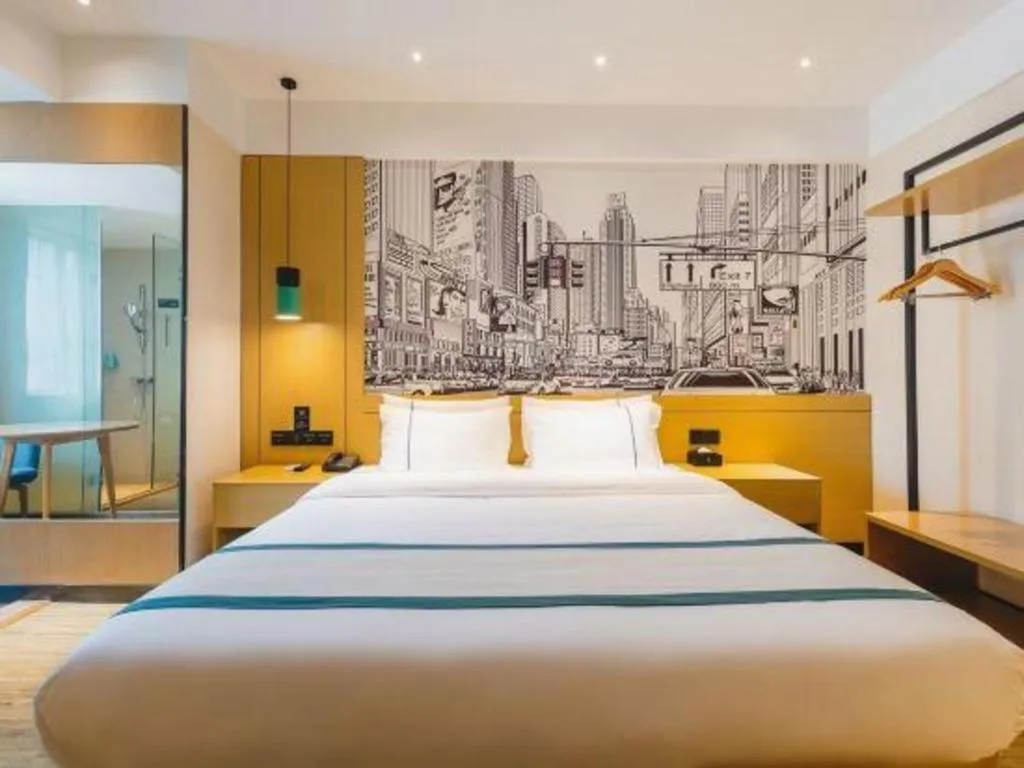 Bed in City Comfort Inn Zhuhai Doumen Daxin Xinduhui Pedestrian Street
