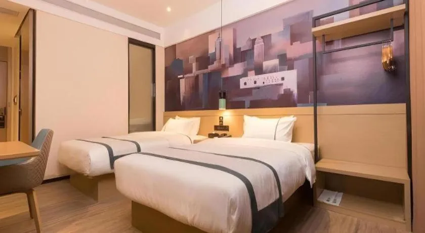 Bed in City Comfort Inn Zhuhai Doumen Daxin Xinduhui Pedestrian Street