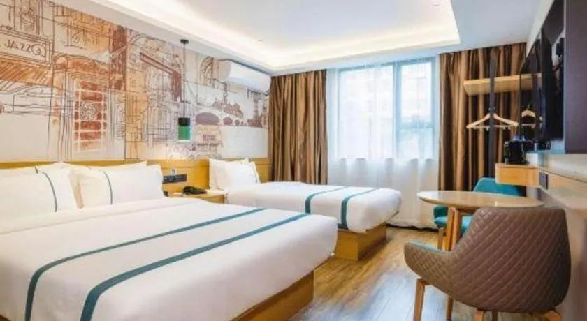 Bed in City Comfort Inn Zhuhai Doumen Daxin Xinduhui Pedestrian Street