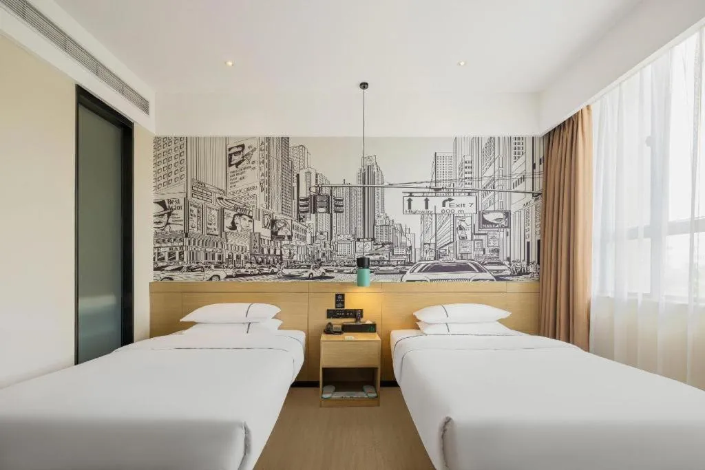 Bed in City Comfort Inn Zhuhai Doumen Daxin Xinduhui Pedestrian Street