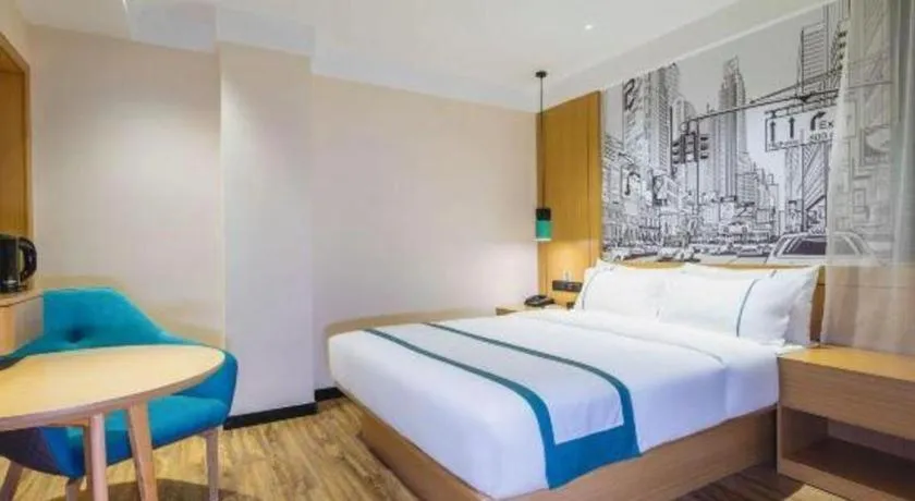 Bed in City Comfort Inn Zhuhai Doumen Daxin Xinduhui Pedestrian Street
