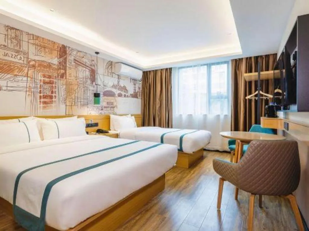 Bed in City Comfort Inn Zhuhai Doumen Daxin Xinduhui Pedestrian Street