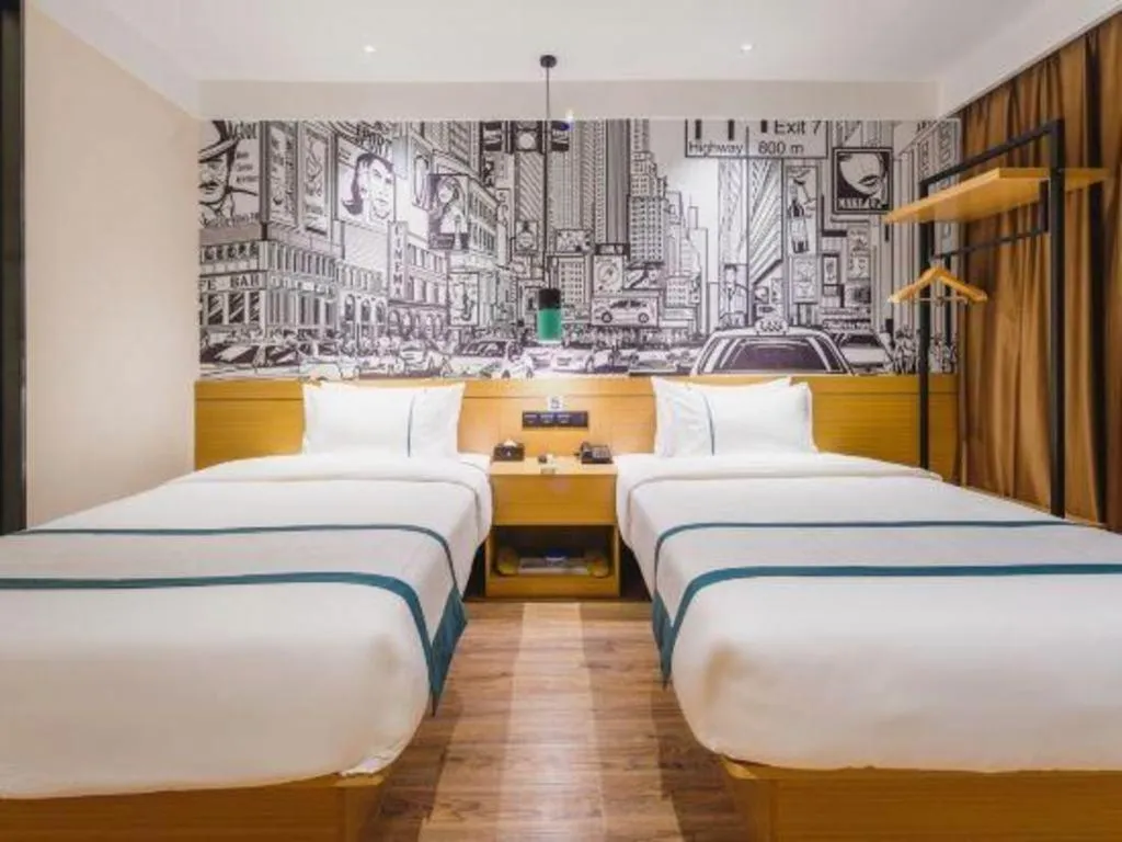 Bed in City Comfort Inn Zhuhai Doumen Daxin Xinduhui Pedestrian Street