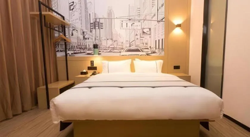 Bed in City Comfort Inn Zhuhai Doumen Daxin Xinduhui Pedestrian Street