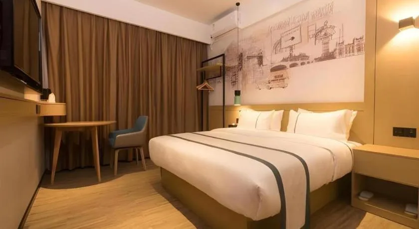 Bed in City Comfort Inn Zhuhai Doumen Daxin Xinduhui Pedestrian Street