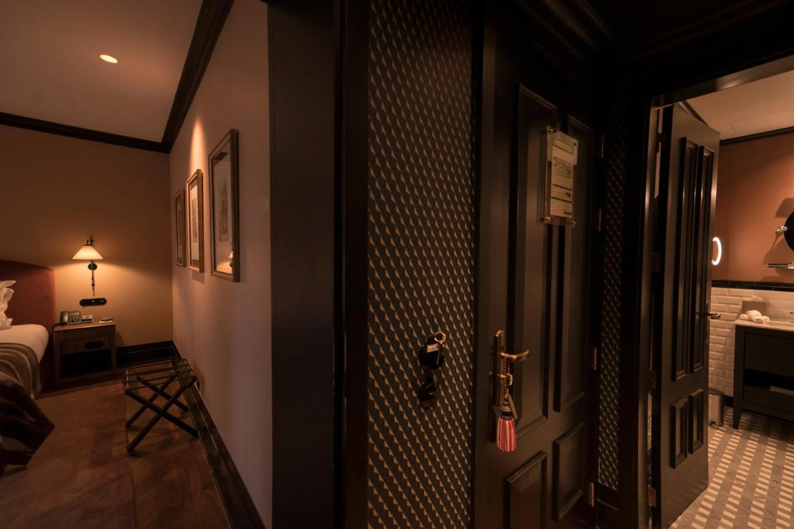 Bedroom, Bed in Valverde Lisboa Hotel & Garden - Relais & Chateaux