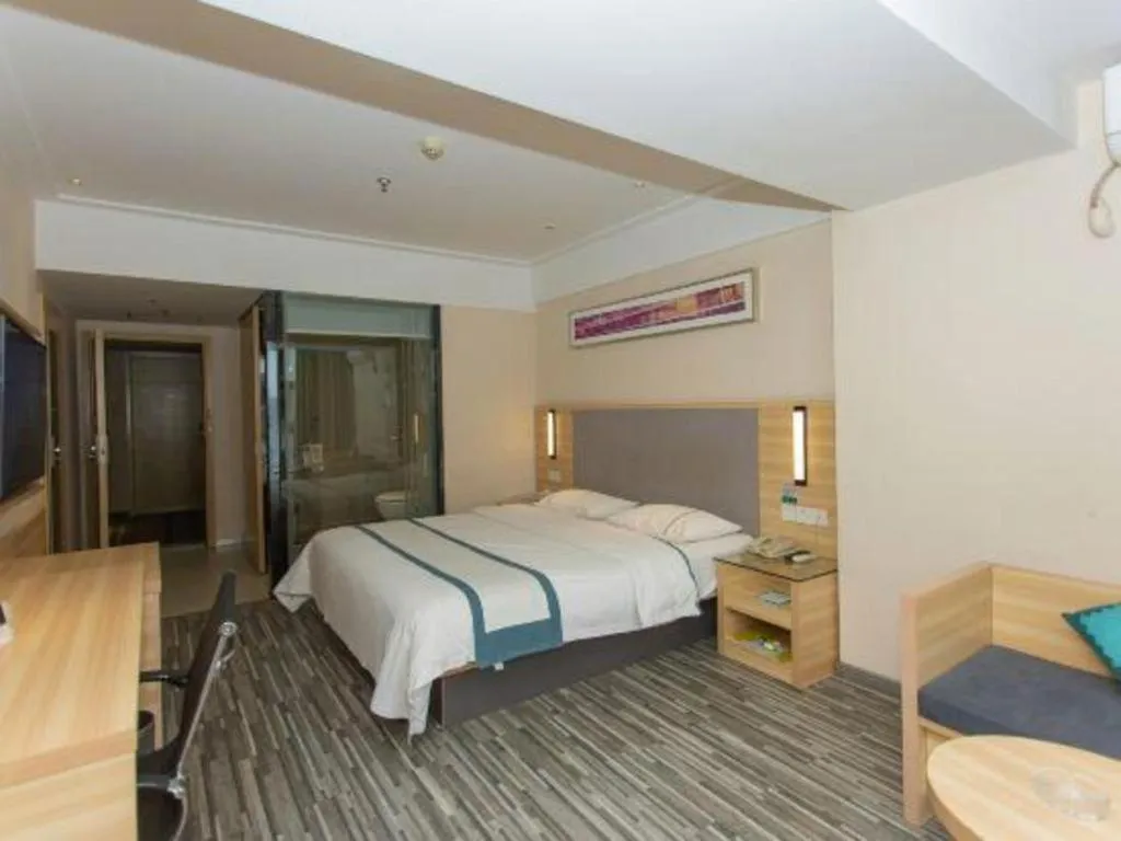 Bed in City Comfort Inn Chengdu Giant Panda Base