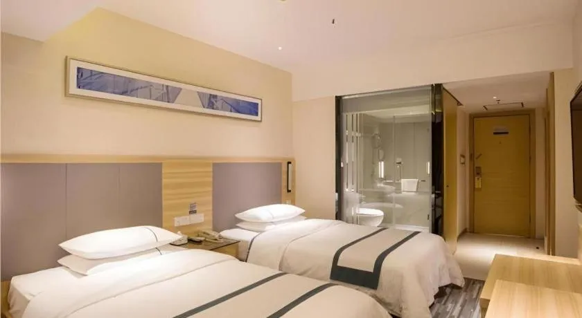 Bed in City Comfort Inn Chengdu Giant Panda Base