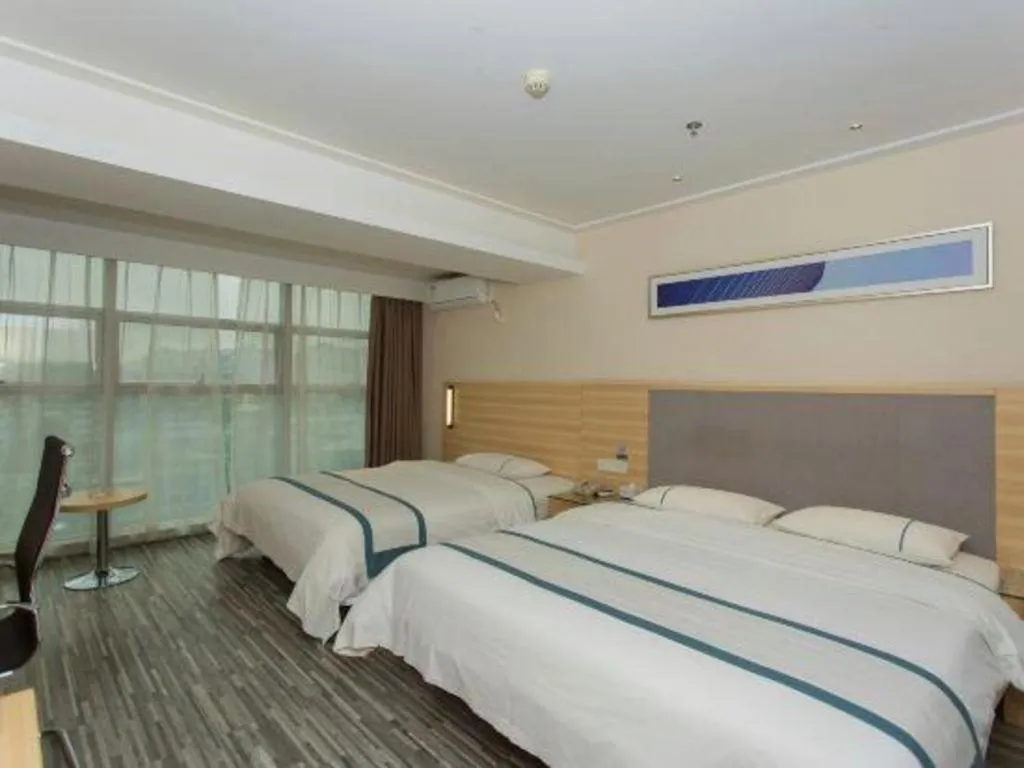 Bed in City Comfort Inn Chengdu Giant Panda Base