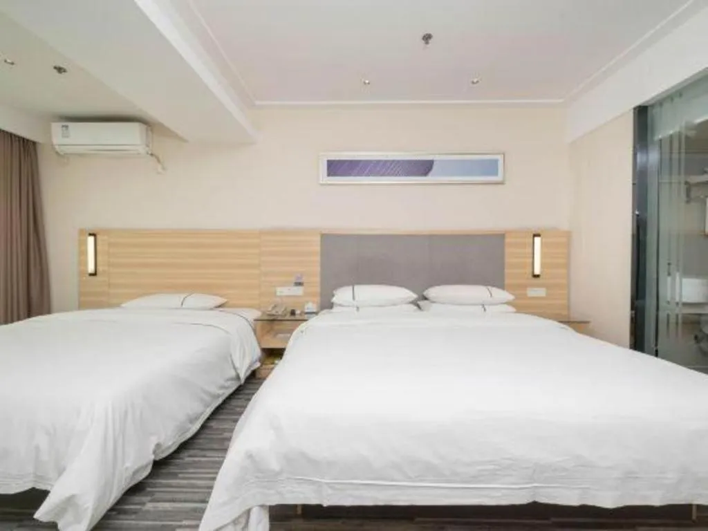 Bed in City Comfort Inn Chengdu Giant Panda Base