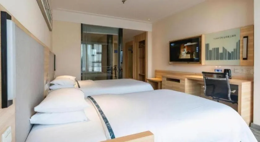 Bed in City Comfort Inn Chengdu Giant Panda Base