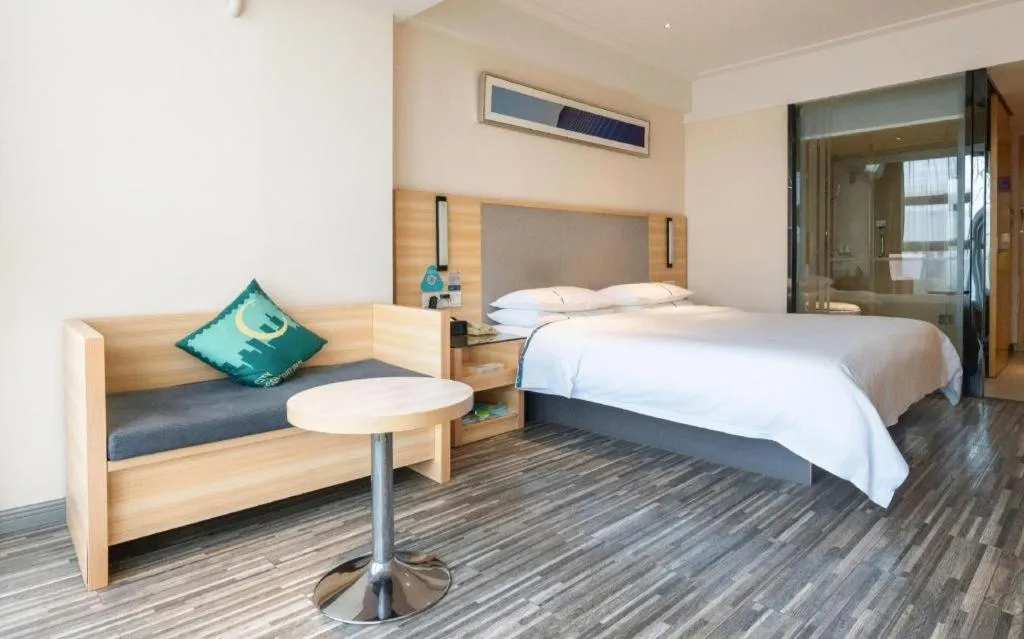 Bed in City Comfort Inn Chengdu Giant Panda Base