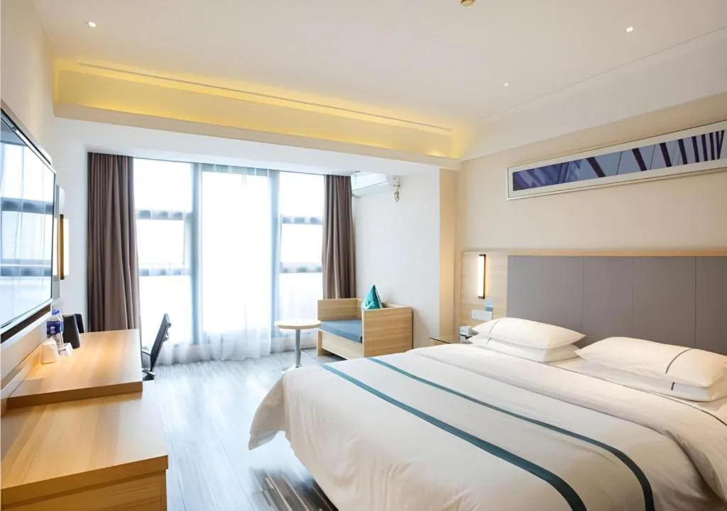 Bed in City Comfort Inn Chengdu Giant Panda Base