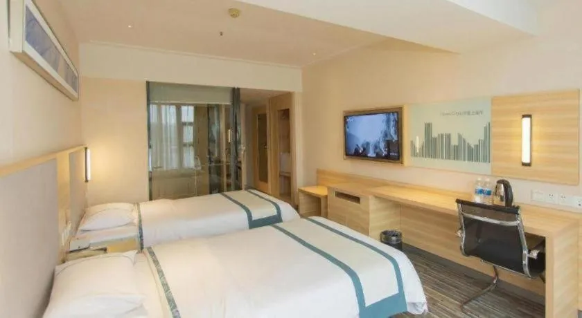 Bed in City Comfort Inn Chengdu Giant Panda Base