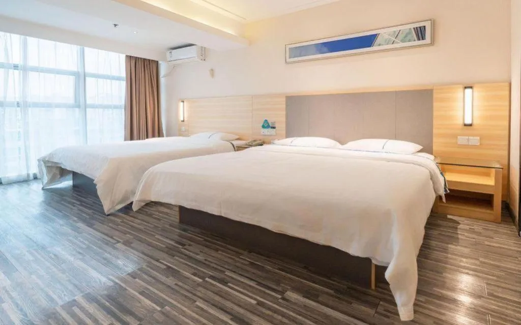 Bed in City Comfort Inn Chengdu Giant Panda Base