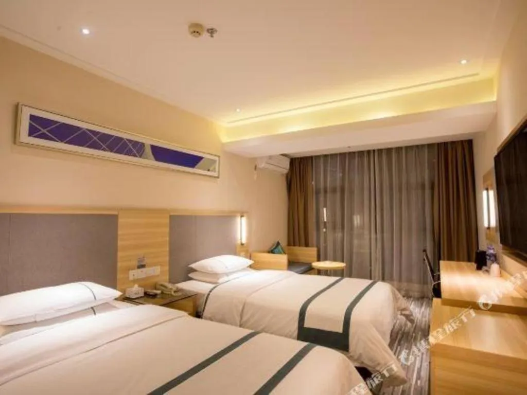 Bed in City Comfort Inn Chengdu Giant Panda Base