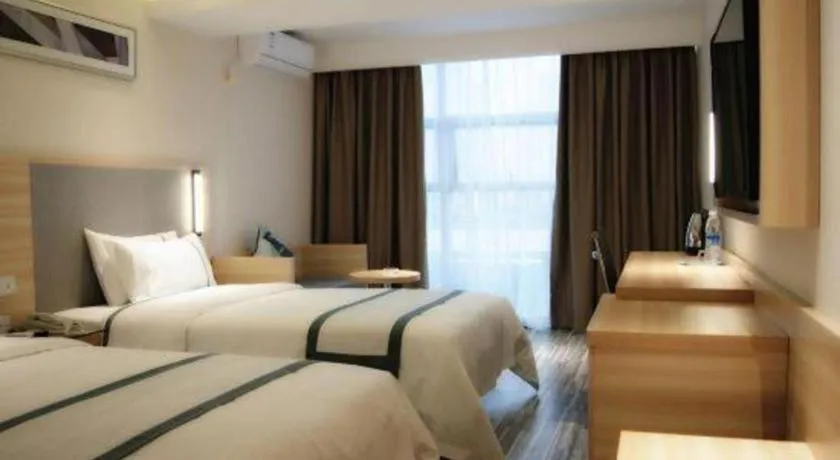 Bed in City Comfort Inn Chengdu Giant Panda Base