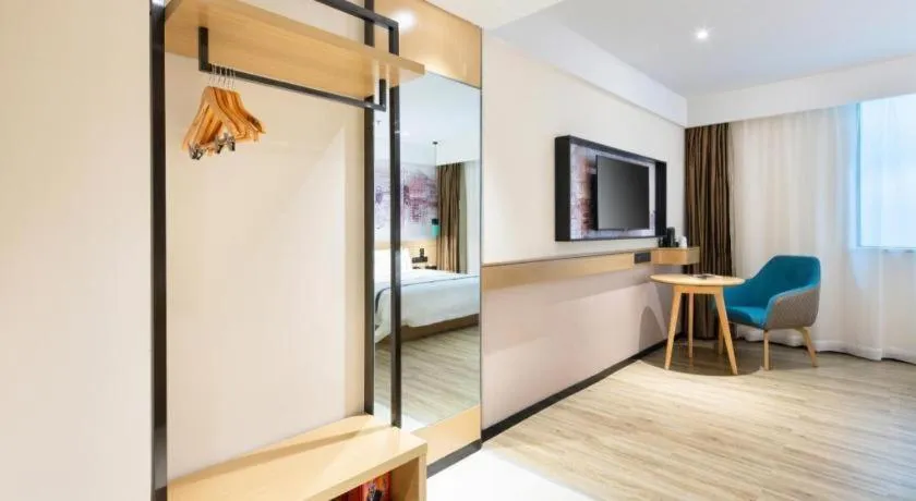 Bed in City Comfort Inn Haikou Xiuying District Wanda Plaza