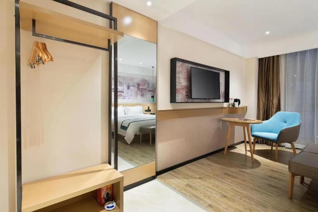 Bed in City Comfort Inn Haikou Xiuying District Wanda Plaza