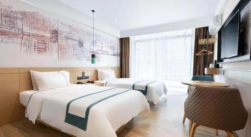 Bed in City Comfort Inn Haikou Xiuying District Wanda Plaza