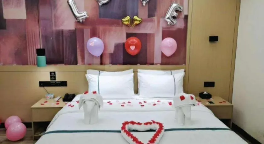 Bed in City Comfort Inn Haikou Xiuying District Wanda Plaza