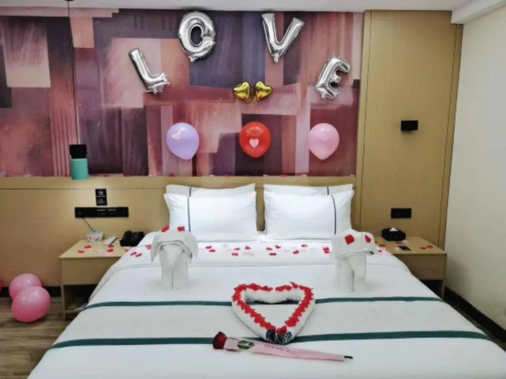 Bed in City Comfort Inn Haikou Xiuying District Wanda Plaza