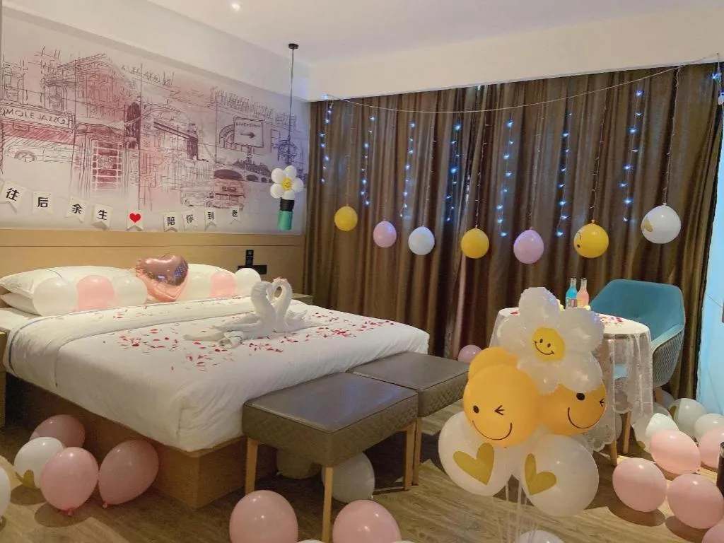 Bed in City Comfort Inn Haikou Xiuying District Wanda Plaza